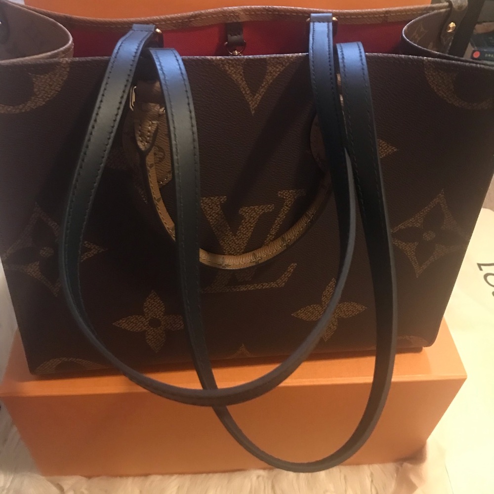 💕SOLD-Louis Vuitton Reverse Monogram Onthego MM - Picture 16 of 16